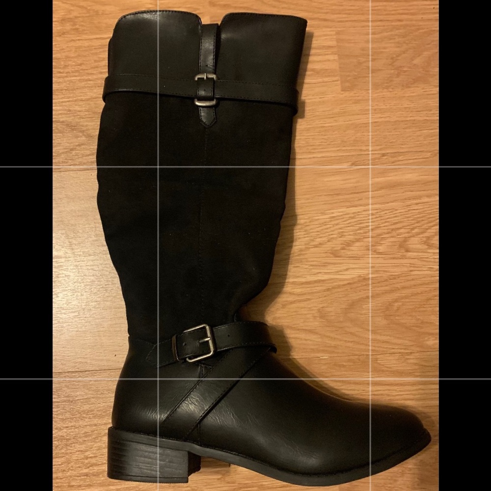 Women’s black boots never worn size 8